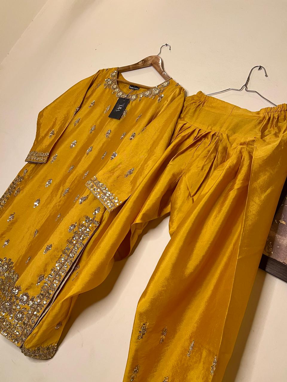 Mustard Luxe