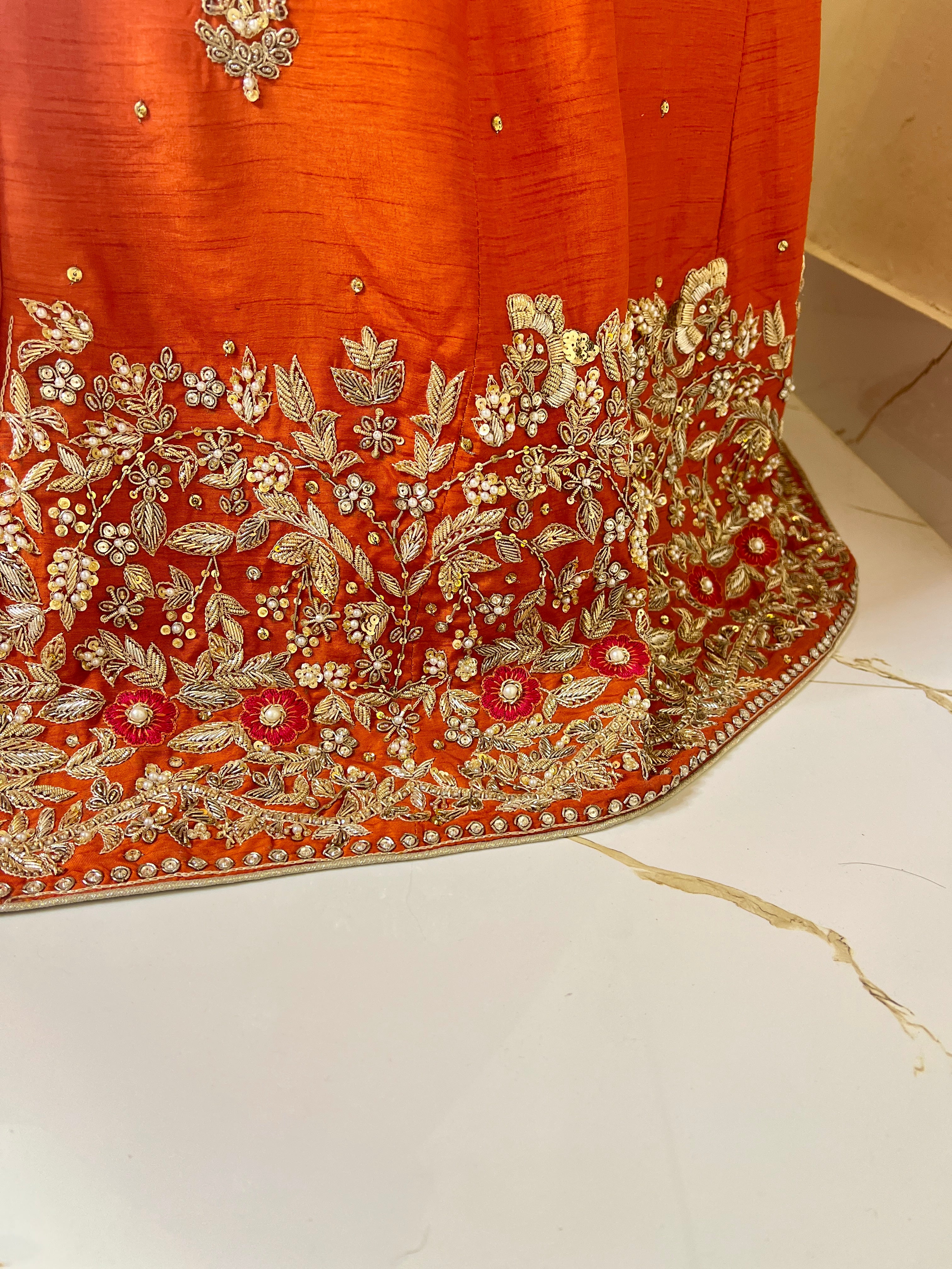 Saffron Aura
